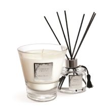 Tipperary Crystal White Christmas Candle & Diffuser Gift Set